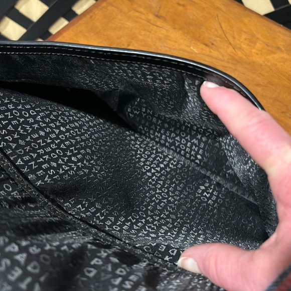 Large Kate Spade New York Black Varick Street Abbie Shoulder Bag Expandable Side - Picture 11 of 16